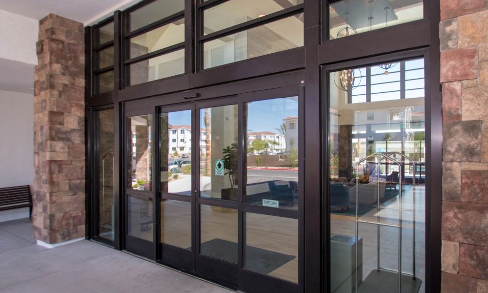 Best-Commercial-Aluminum-Window-Installation-and-Replacement-Company-Near-me-Free-Quote (1)